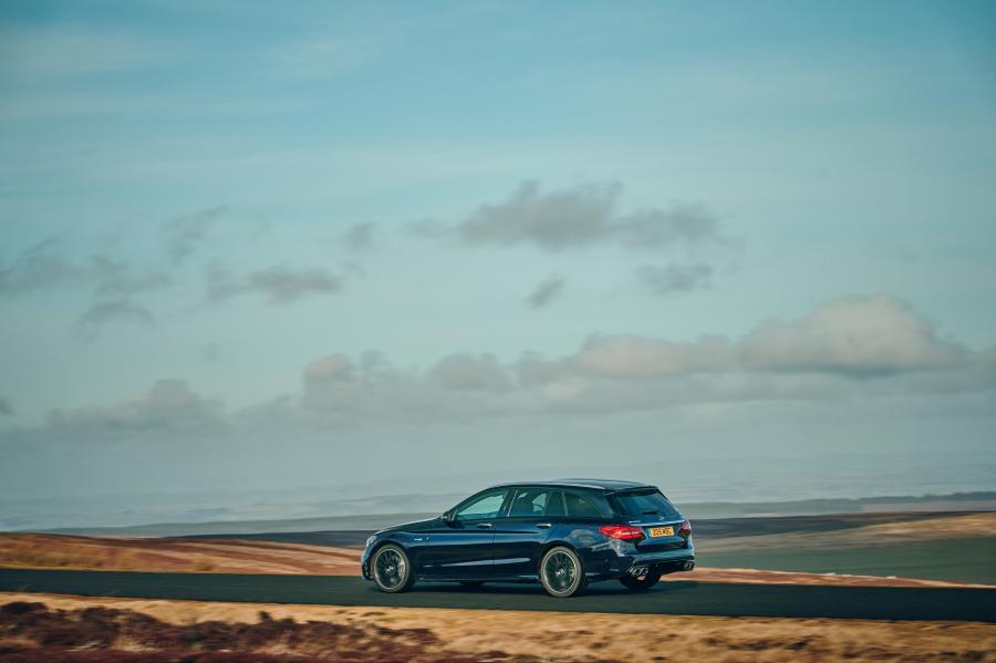  Mercedes-AMG C43 4Matic Estate (S205) 2018 года  (UK) (фото 18 из 40)